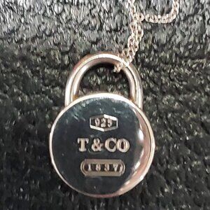 TIFFANY & CO. ROUND LOCK AND CHAIN